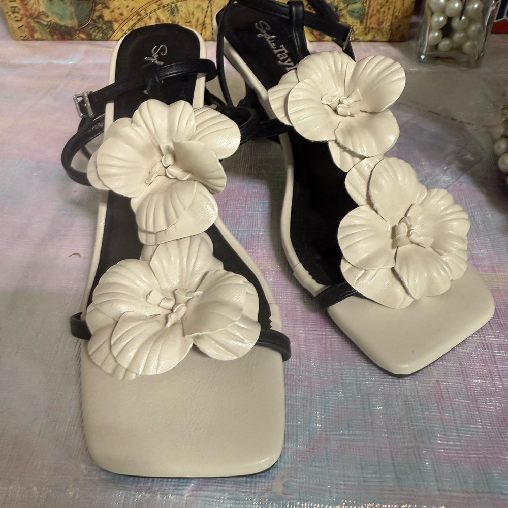 Spring Step Black and Cream Floral Sandals